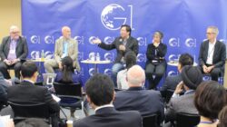 Experts discuss omotenashi at the G1 conference.
