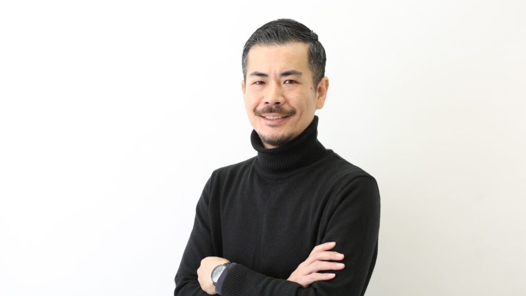 Profile image of Yasuyuki Umino, who has dedicated his career to marketing footwear for fashion and health
